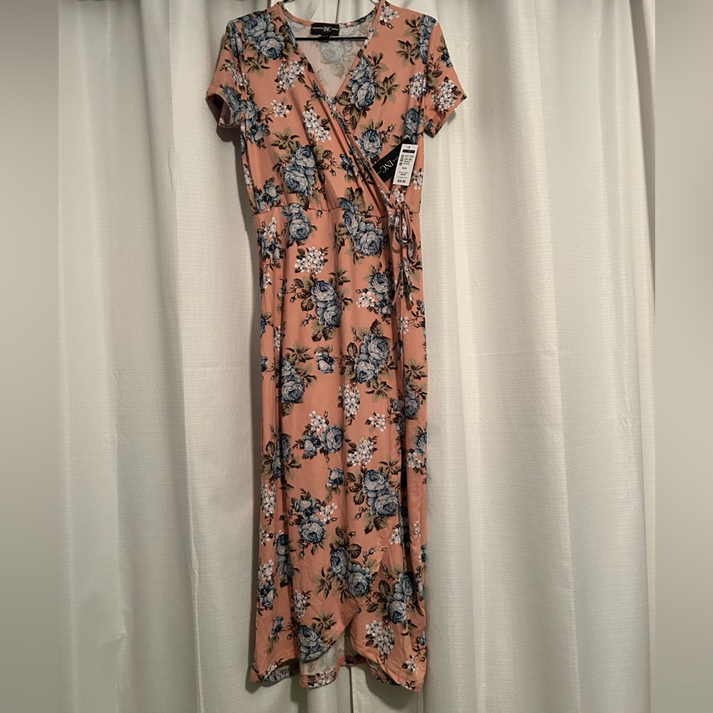 International INC Company NWT maxi dress